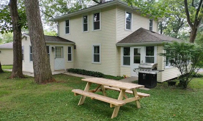 Antioch Casa | Lindsey's Loon Lake Home