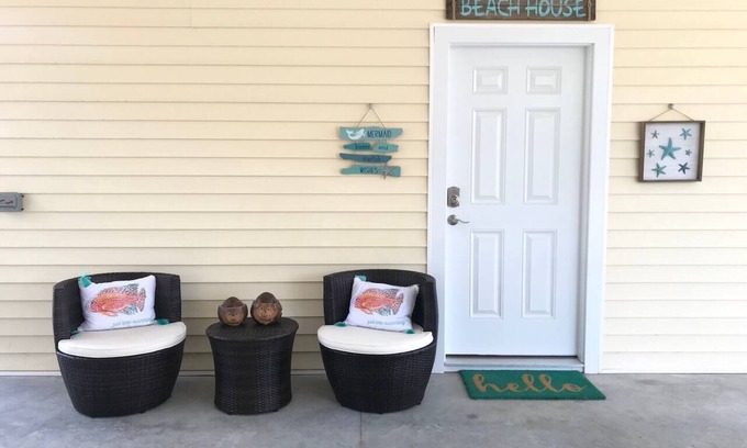 Tranquil Harbour Casa | Linens included - Studio apt with bikes & fire pit, walk to beach!