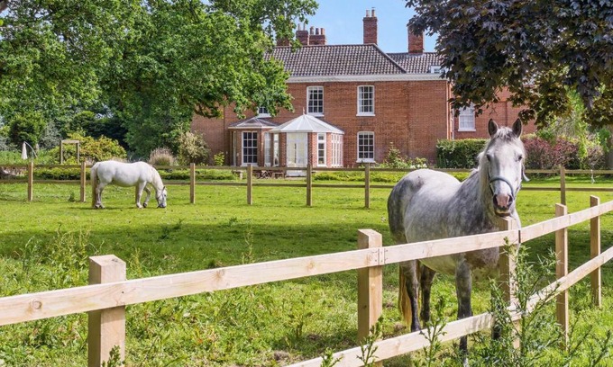 Lingwood Casa | Lingwood Hall