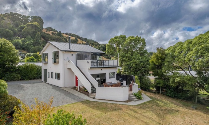Duvauchelle Casa | Links Lifestyle - Duvauchelle Holiday Home