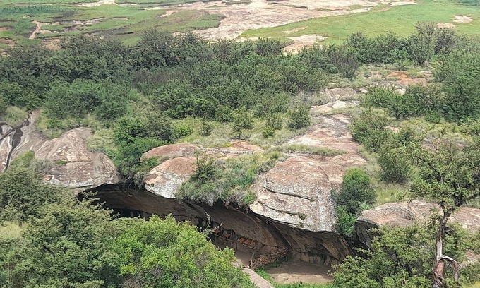 Lesotho Cabina | Liphofung cave chalets