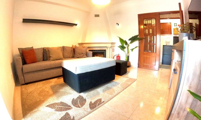 Barcarena Apartamento | Lisbon, modern T1 apartment with balcony in Barcarena, Oeiras