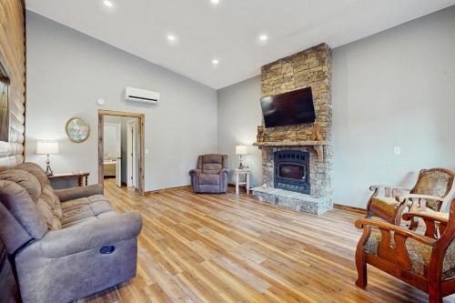 Lookout Mountain Casa | Lit'l Bear Cabin