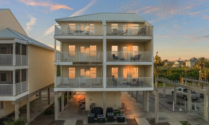 Port St. Joe Casa | Literally 295 STEPS to the Gulf PETS WELCOME Personal Elevator Amazing Views