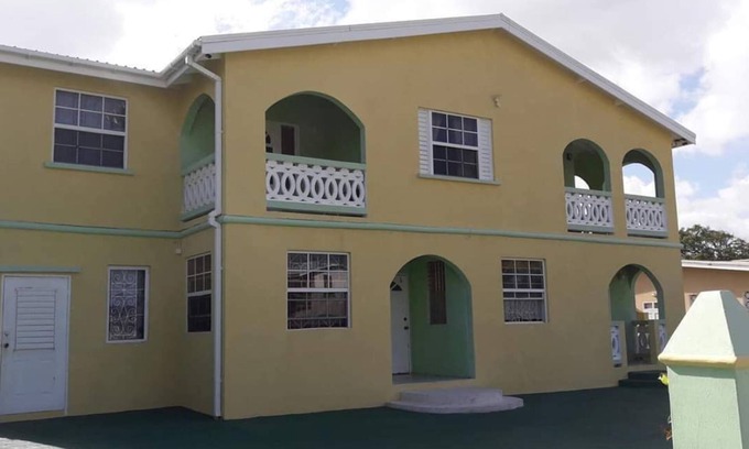 Oistins Apartamento | LITTLE BAY....A QUAINT STUDIO to rest
