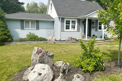 Owen Sound Casa | Little Blue Oasis