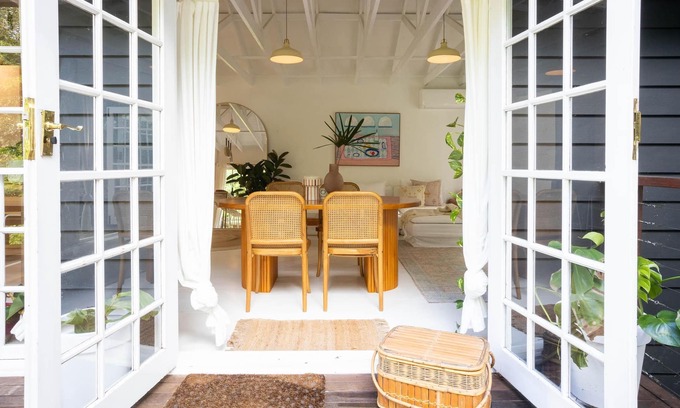 Bangalow Cabaña | Little Brae Cottage - 2 bedroom, 2 Bathroom Cosy, peaceful, effortlessly styled to perfection