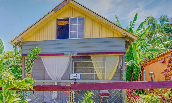 Negril Cabina | Little Cabin In Negril 4 mins walk to Beach