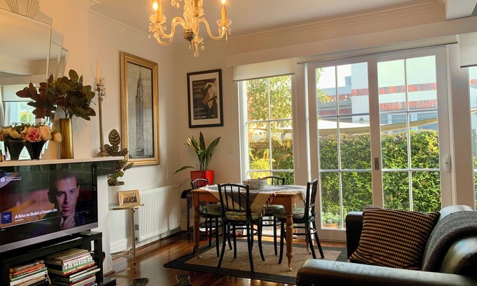 South Yarra Apartamento | Little Charmer Sth Yarra, parking permit, delightful, lux kitchen and bathroom