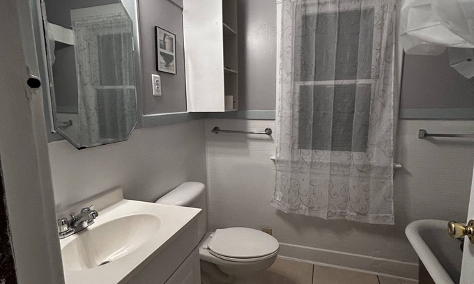 Buffalo Casa | Little Frankie- Cozy 1-bedroom house in cool Buffalo with WiFi