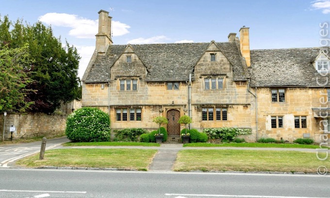 Broadway Casa | LITTLE GABLES, family friendly, character holiday cottage in Broadway