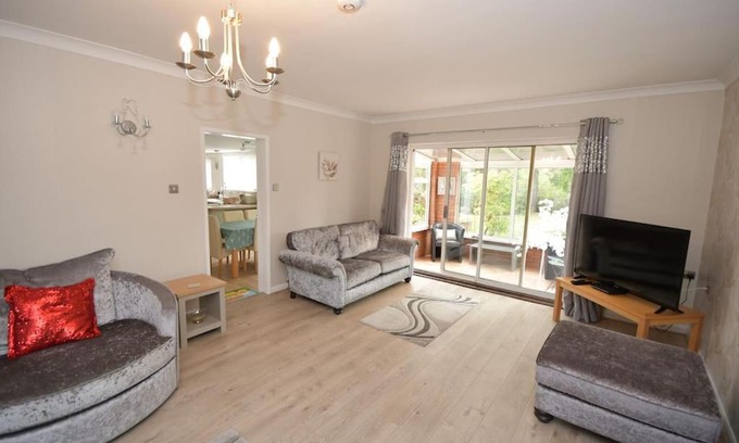 Woodhall Spa Casa | Little Hare Lodge - Spacious 2 bedroom attached bungalow