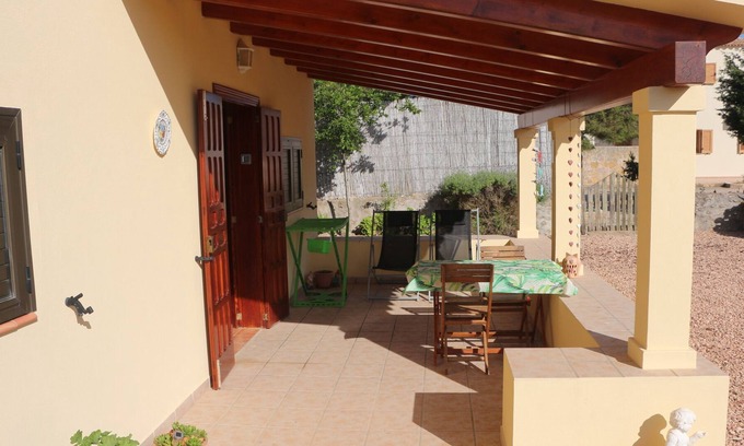 Pilar de la Mola Apartamento | Little house in the peace of La Mola