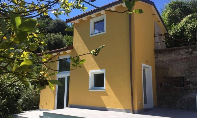 La Foce Apartamento | Little house in the garden of period villa in La Foce, La Spezia.