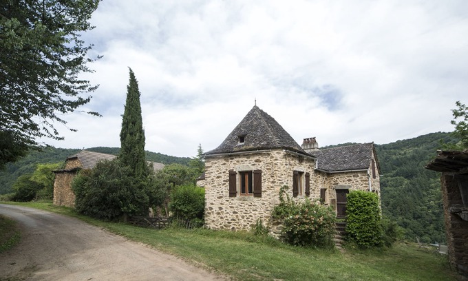 Bor-et-Bar Otro | Little Joulinie - Haven of Peace (Whole Farm)