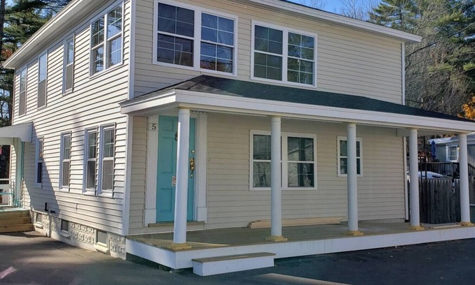 Old Orchard Beach Casa | Little Miss Cottages - 5 Seaview House