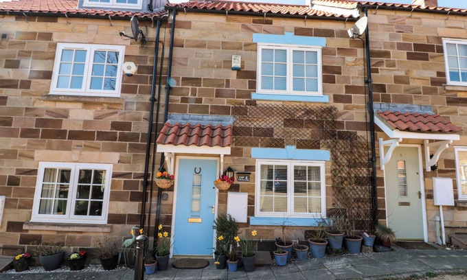Guisborough Cabaña | LITTLE NEST COTTAGE, pet friendly in Guisborough