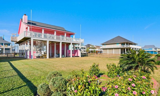 Crystal Beach Casa | Little Pink House Home