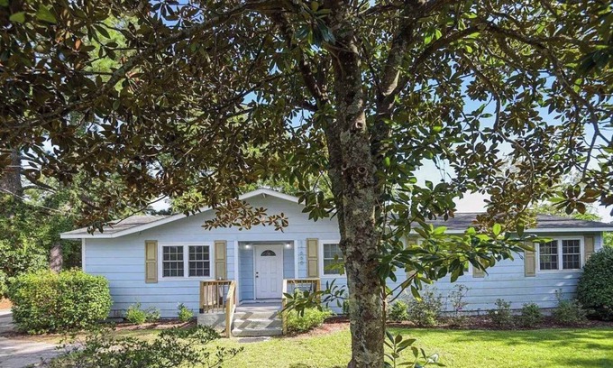 Little River Casa | Little River cozy beach house!