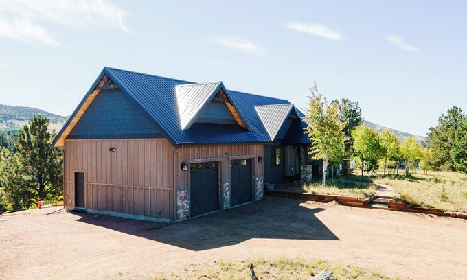 Cripple Creek Casa | Little Topsey Modern Mountain Cabin - Custom Home - Hot Tub - Mountain Views