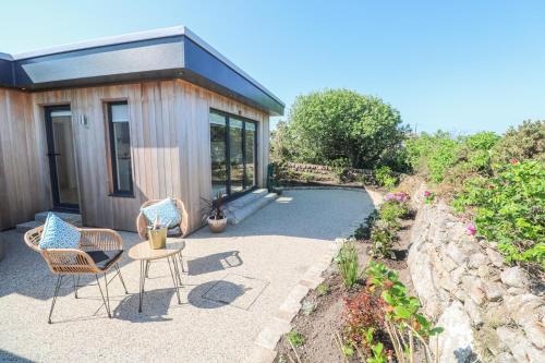 Pendeen Casa | Little Victory