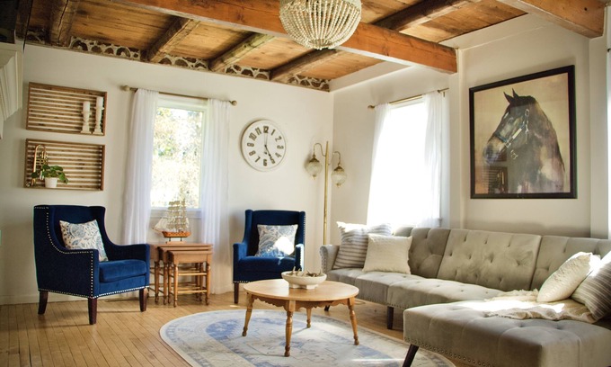 Ephraim Casa | Little White Farmhouse in Sister Bay