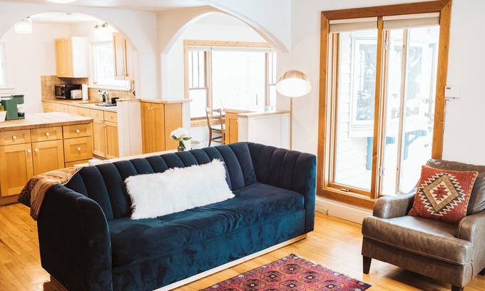 Bozeman Casa | Little Yellow House - Downtown Charming 2 BDRM 🏡