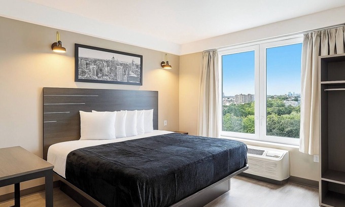 Norwood Hotel | LIV Hotel Bronx
