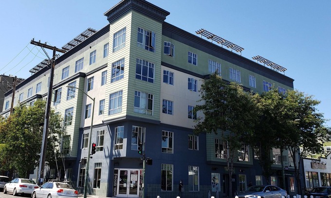Hoover - Foster Condominio | Live Close to Everything!