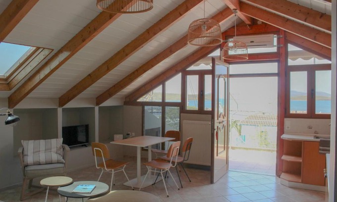 Moudros Apartamento | Live in Lemnos Attic Apartment