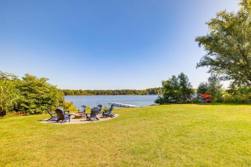 Grand Junction Casa | Live Large on Saddle Lake! Family Home with Dock