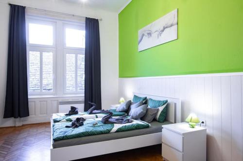 Csarnok negyed Apartamento | Live like a Local in an old Historic House