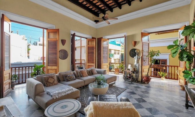 Old San Juan Apartamento | Live Like a Rum Baron in a 200 Year Old Mansion!