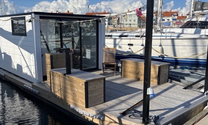 Galgamarken-Trosso Alquiler De Eote | Live next to the sea in a houseboat in the middle of Karlskrona City Center