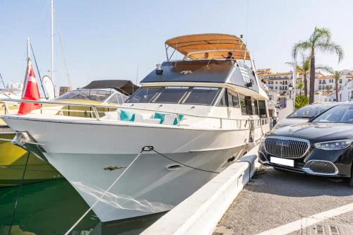 Manilva Casa | Live on a luxury 65ft yacht in Duquesa- Estapona