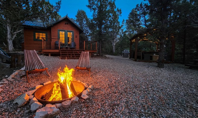 Orderville Cabina | Live Simply Cabin | Glamping at it's finest