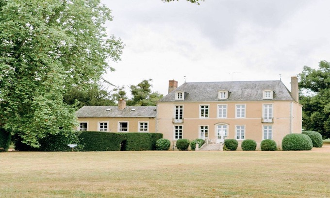 Bazouges-sur-le-Loir Villa | Viva el sueño del castillo en la campiña del Loira