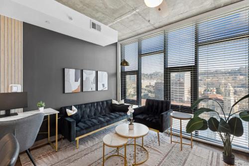 Five Points South Apartamento | Live the High Life Chic 2BR Apartment in BHM