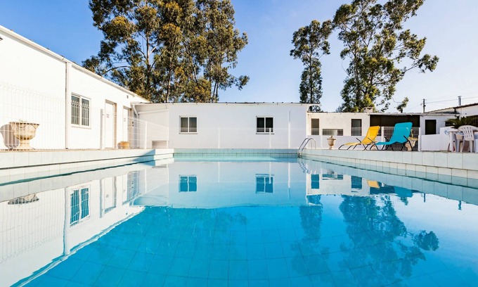 Madalena Apartamento | LIVE WELL ☀ Beach Guest Home with Pool