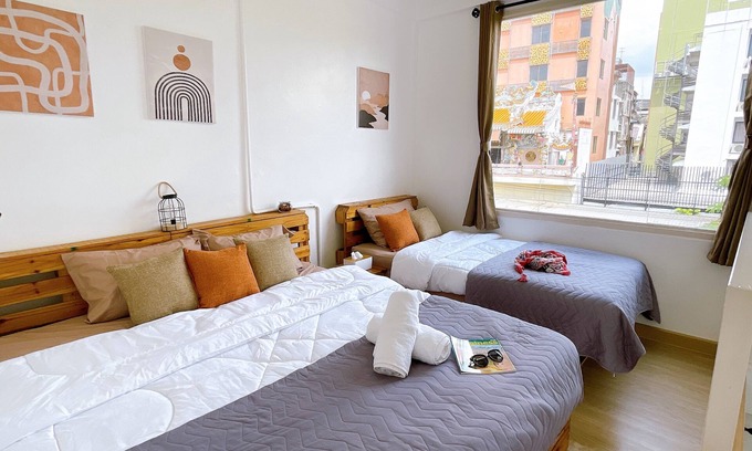 Talat Yot Casa | Lively and cozy canal house, near Grand palace
