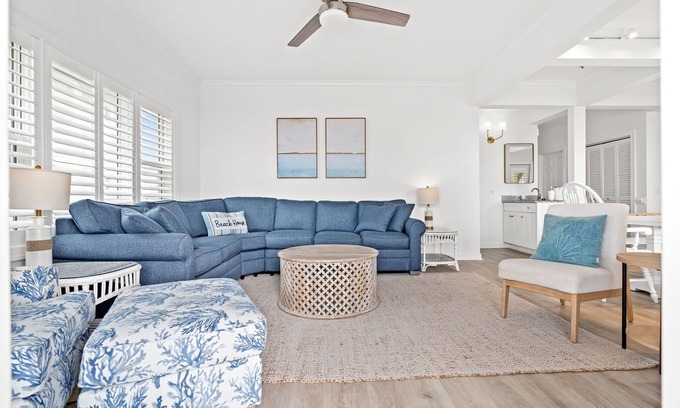 Ocean Isle Beach Apartamento | Lively Up Yourself One