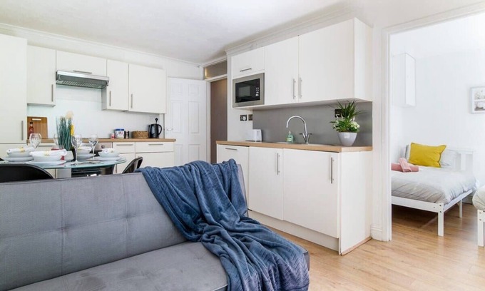 Luton Apartamento | Livestay 2 Bed Apt*FREE Parking*Long Stay Discount