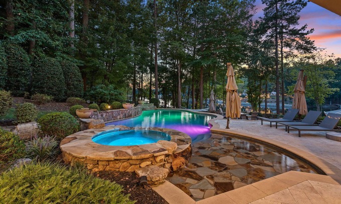 Mount Mourne Casa | Livin' Large by SoCharm | Luxury Lakefront Home w/Pool/Hot Tub| Sleeps 20