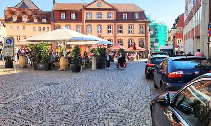 Fulda Apartamento | Living La Christal FeWo mit Workspace & Games
