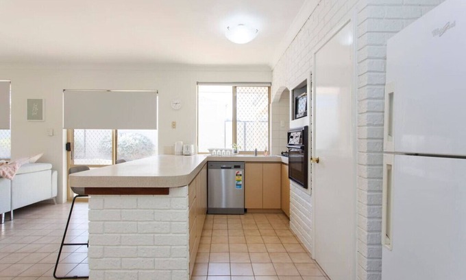 Dianella Casa | Living on Lennard-Pet friendly, close to CBD