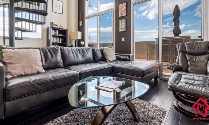 Raynolds Addition Condominio | Living the Dream Penthouse - Best Views in ABQ