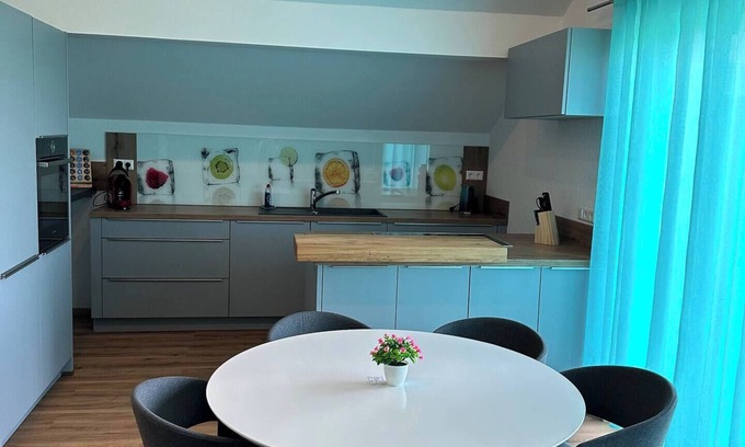 Korntal-Munchigan Apartamento | LivingMe Cozy 3 rooms to relax in