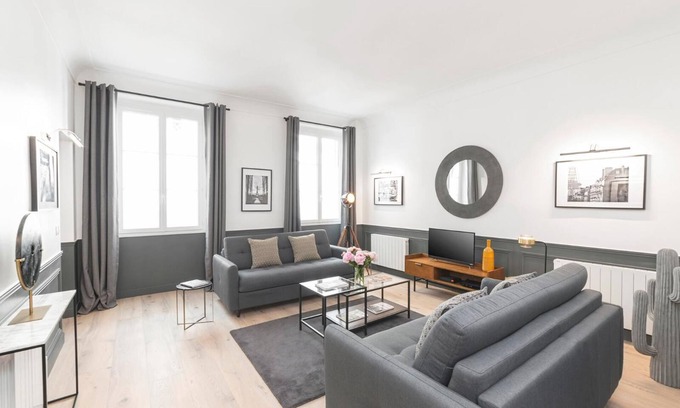 Quartier du Faubourg-Montmartre Apartamento | LivinParis | Luxury 3 Bedrooms Opera I