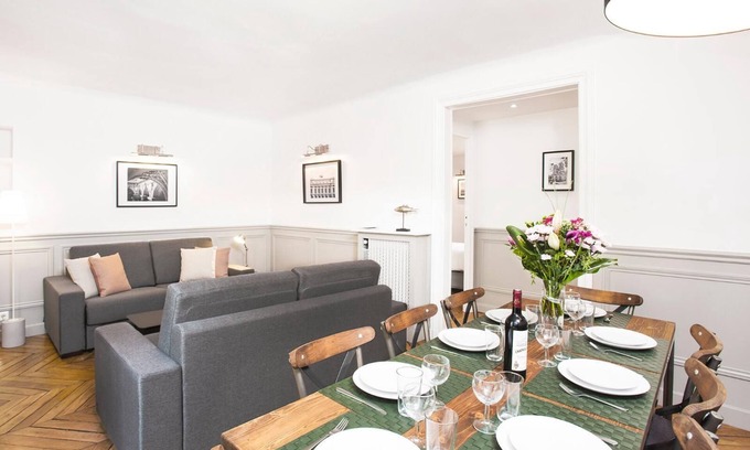 Saint-Vincent-de-Paul Apartamento | LivinParis | Luxury 4 Bedrooms Opera Lafayette IV