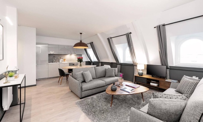 Strasbourg -Saint-Denis Apartamento | LivinParis | Luxury A/C 2 Bedrooms Le Louvre - Sacré Cœur View